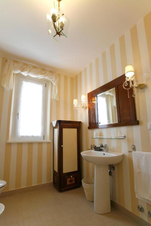 Villa Amelia Rooms Marina di Pietrasanta Δωμάτιο φωτογραφία