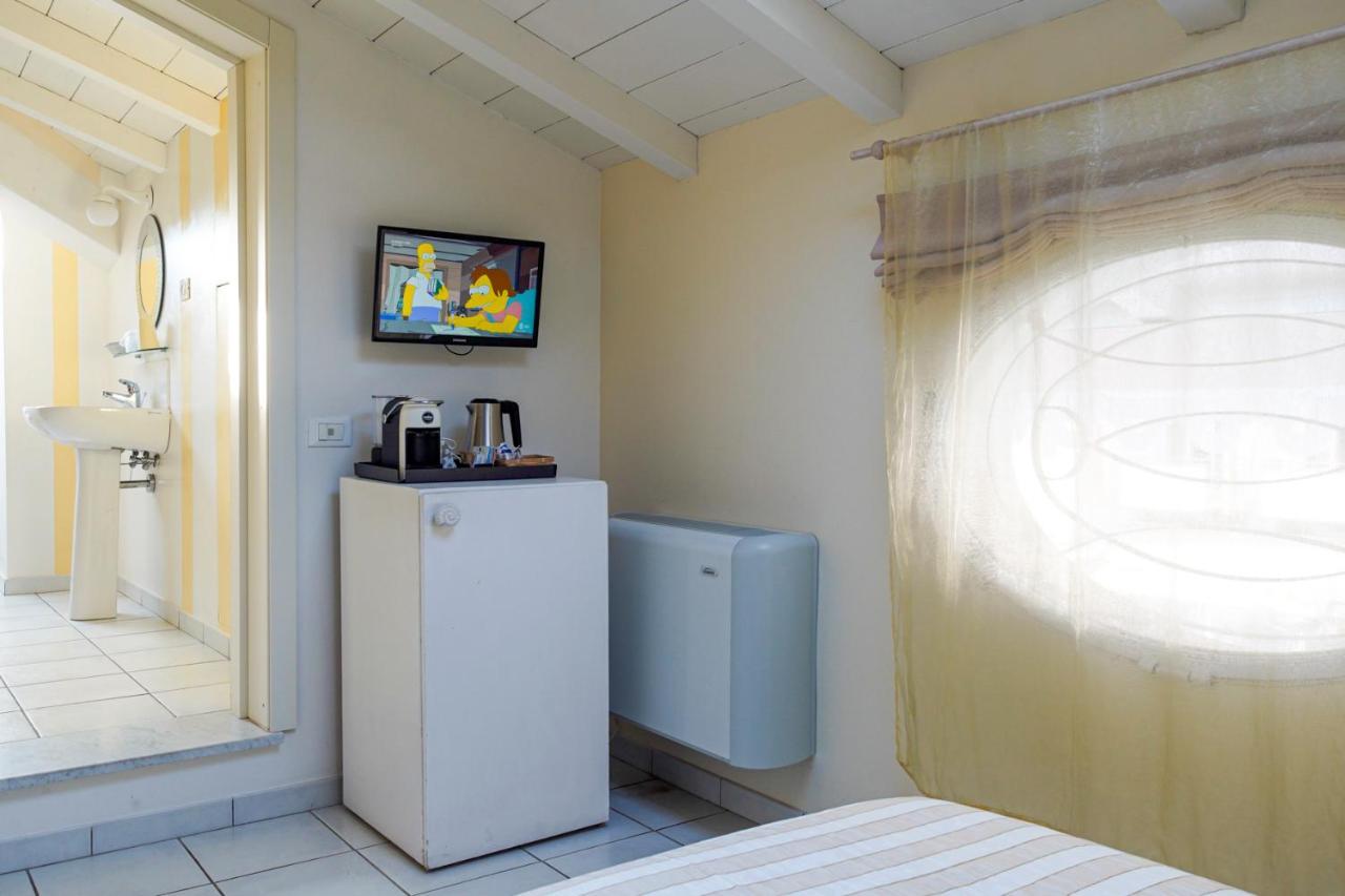 Villa Amelia Rooms Marina di Pietrasanta Εξωτερικό φωτογραφία