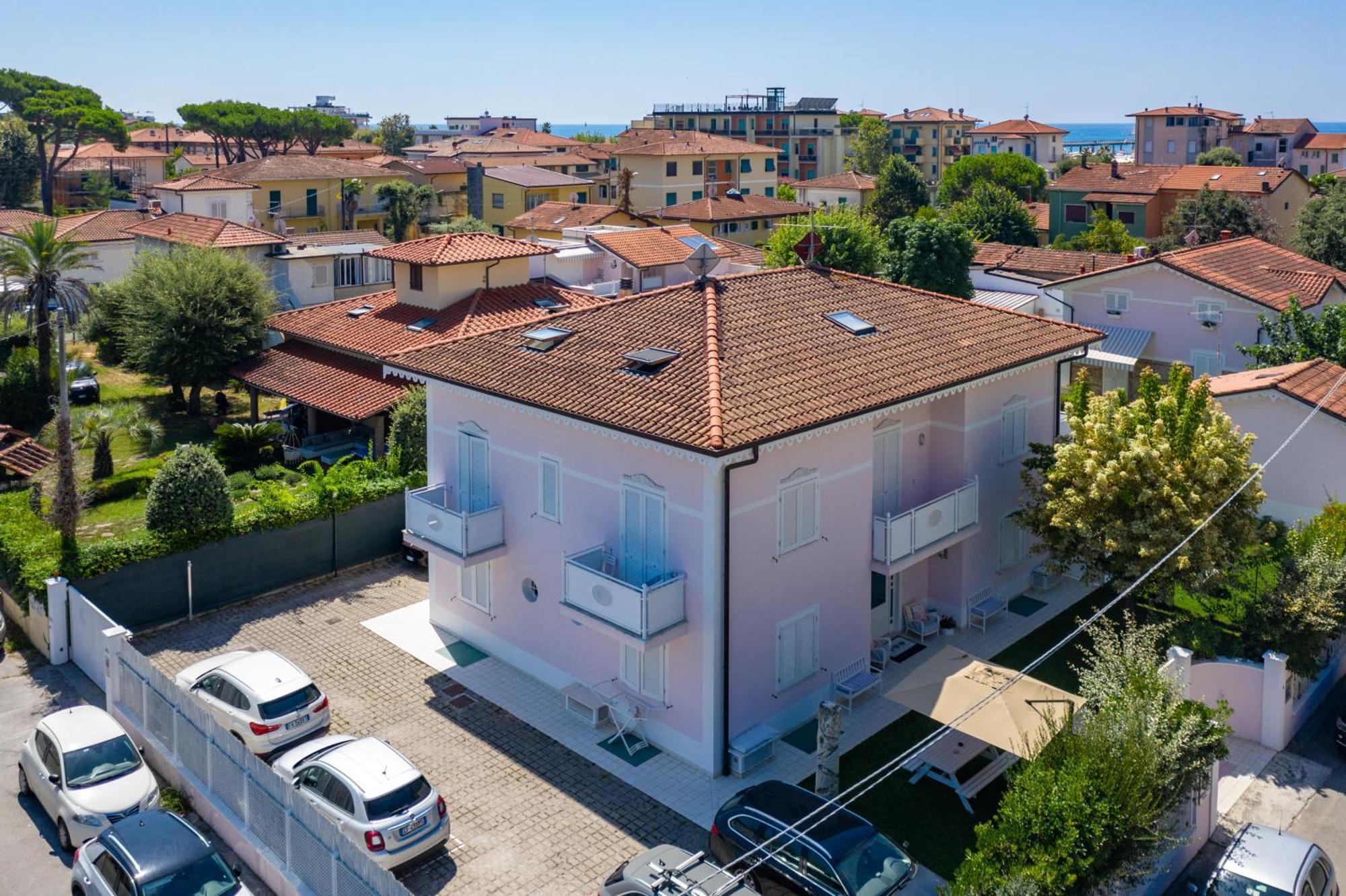 Villa Amelia Rooms Marina di Pietrasanta Εξωτερικό φωτογραφία