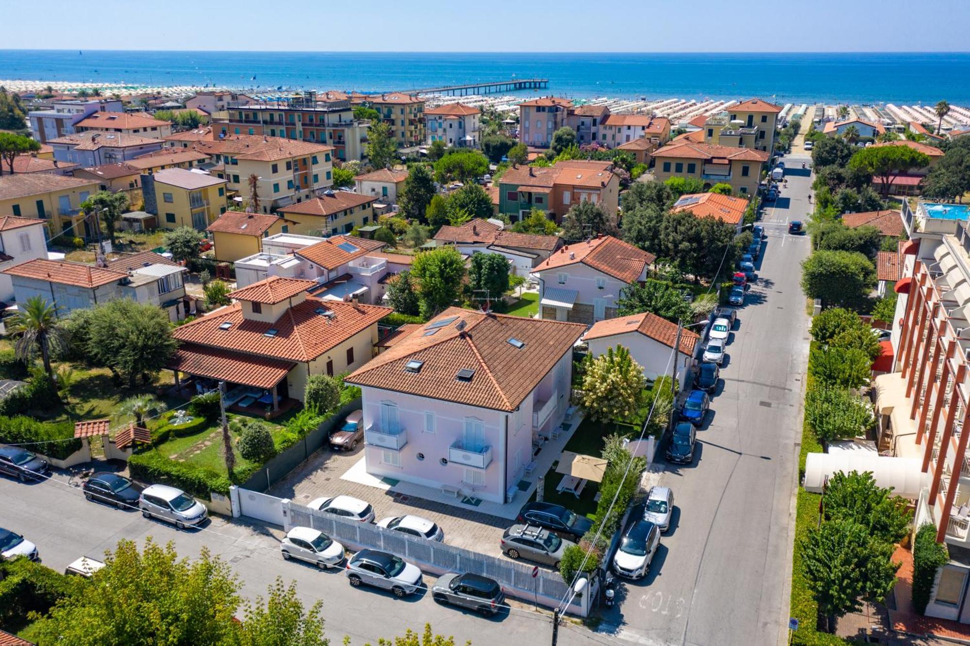 Villa Amelia Rooms Marina di Pietrasanta Εξωτερικό φωτογραφία
