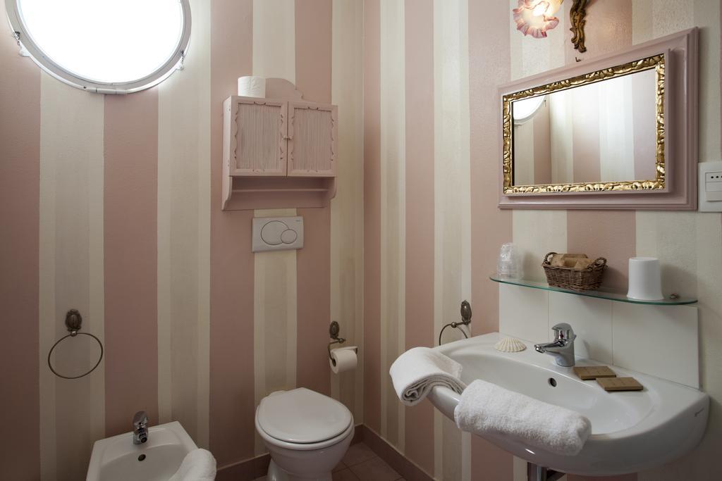 Villa Amelia Rooms Marina di Pietrasanta Εξωτερικό φωτογραφία