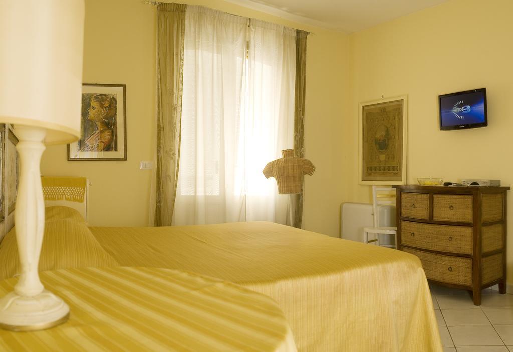 Villa Amelia Rooms Marina di Pietrasanta Εξωτερικό φωτογραφία